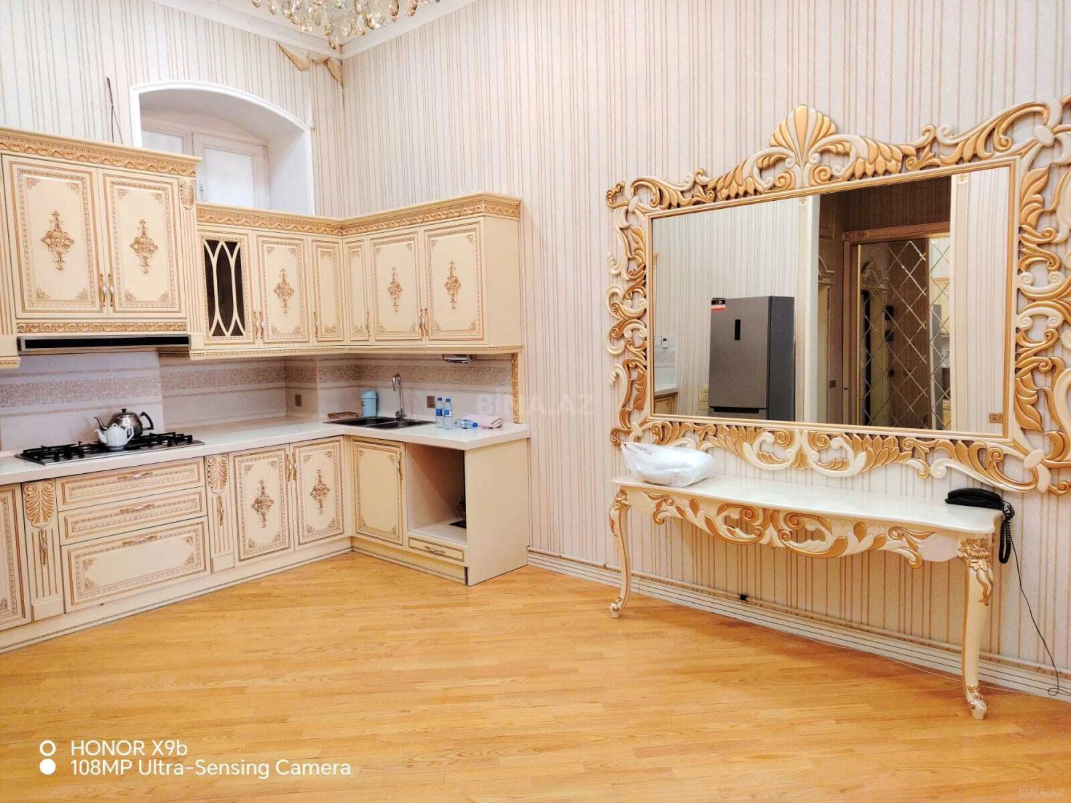 Satılır 3 otaqlı mənzil 100.5 m²