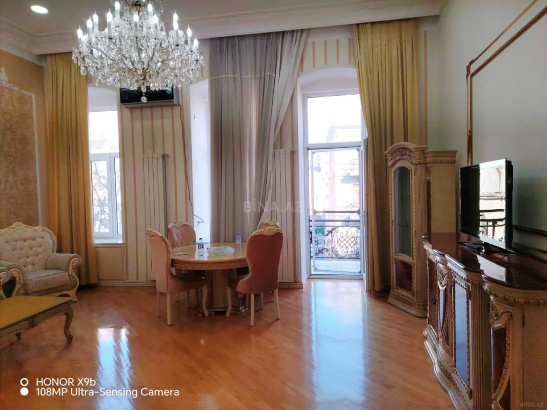 Satılır 3 otaqlı mənzil 100.5 m²