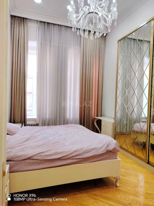 Satılır 3 otaqlı mənzil 100.5 m²