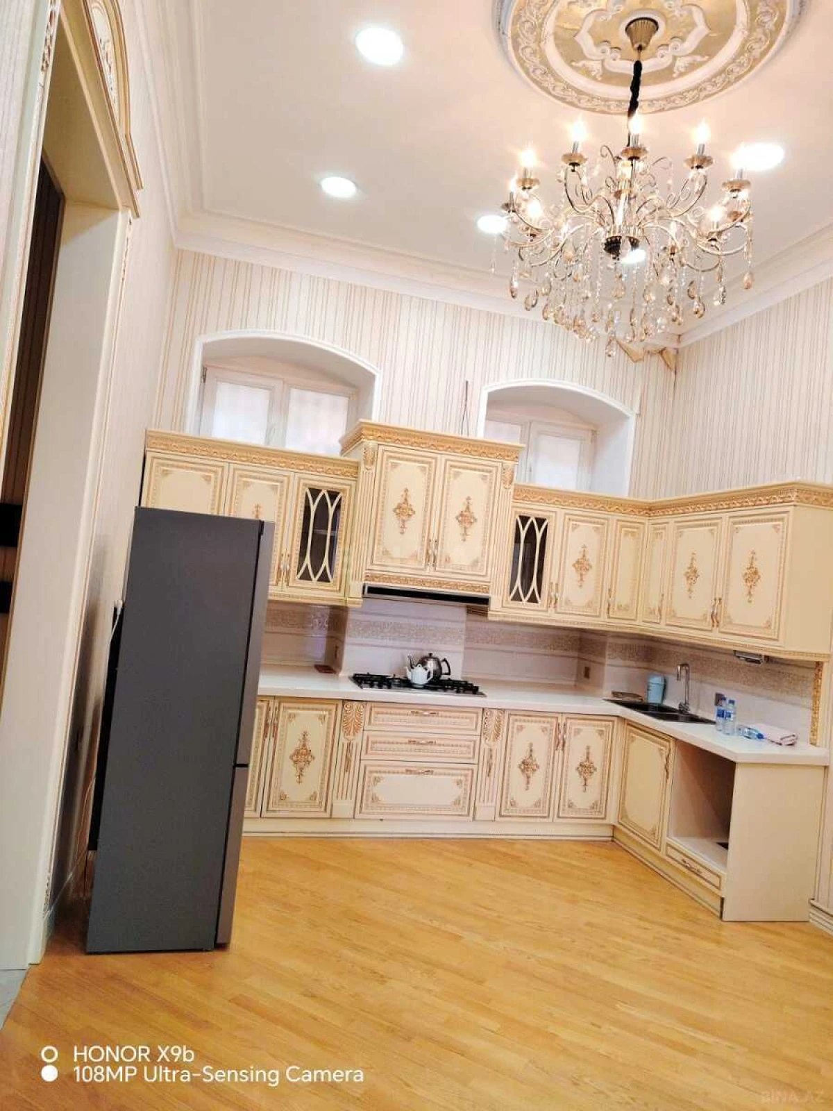 Satılır 3 otaqlı mənzil 100.5 m²