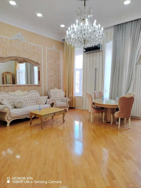 Satılır 3 otaqlı mənzil 100.5 m²