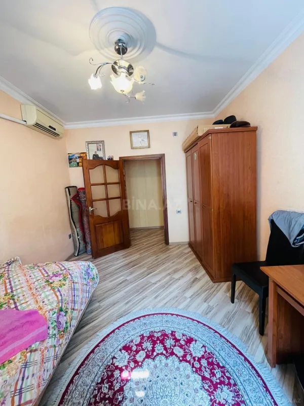 Satılır 5 otaqlı mənzil 120 m²