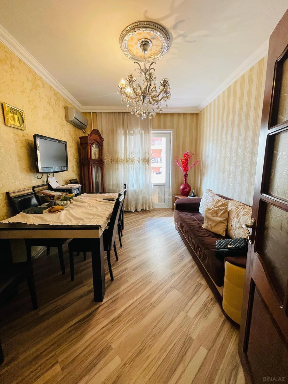 Satılır 5 otaqlı mənzil 120 m²