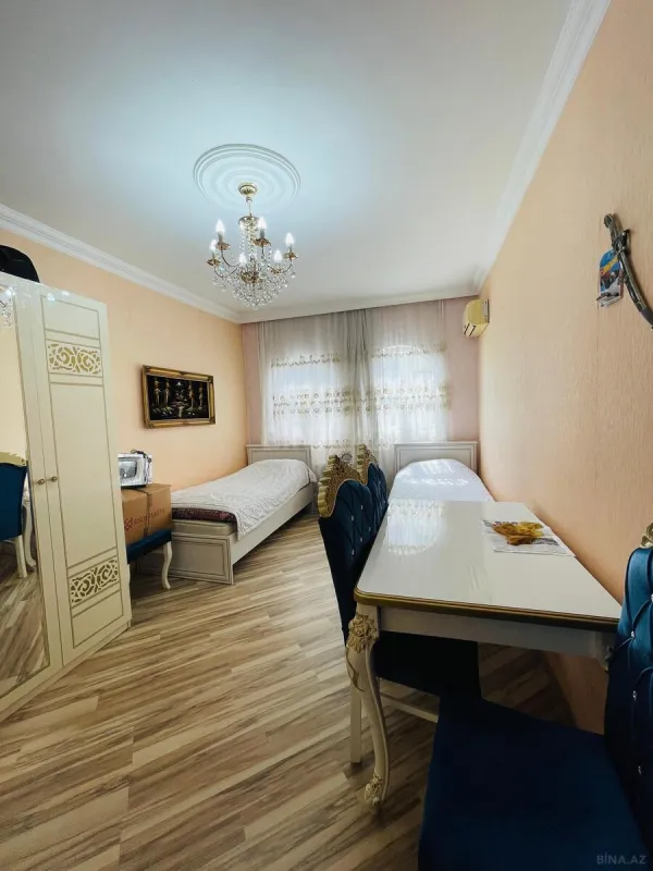 Satılır 5 otaqlı mənzil 120 m²