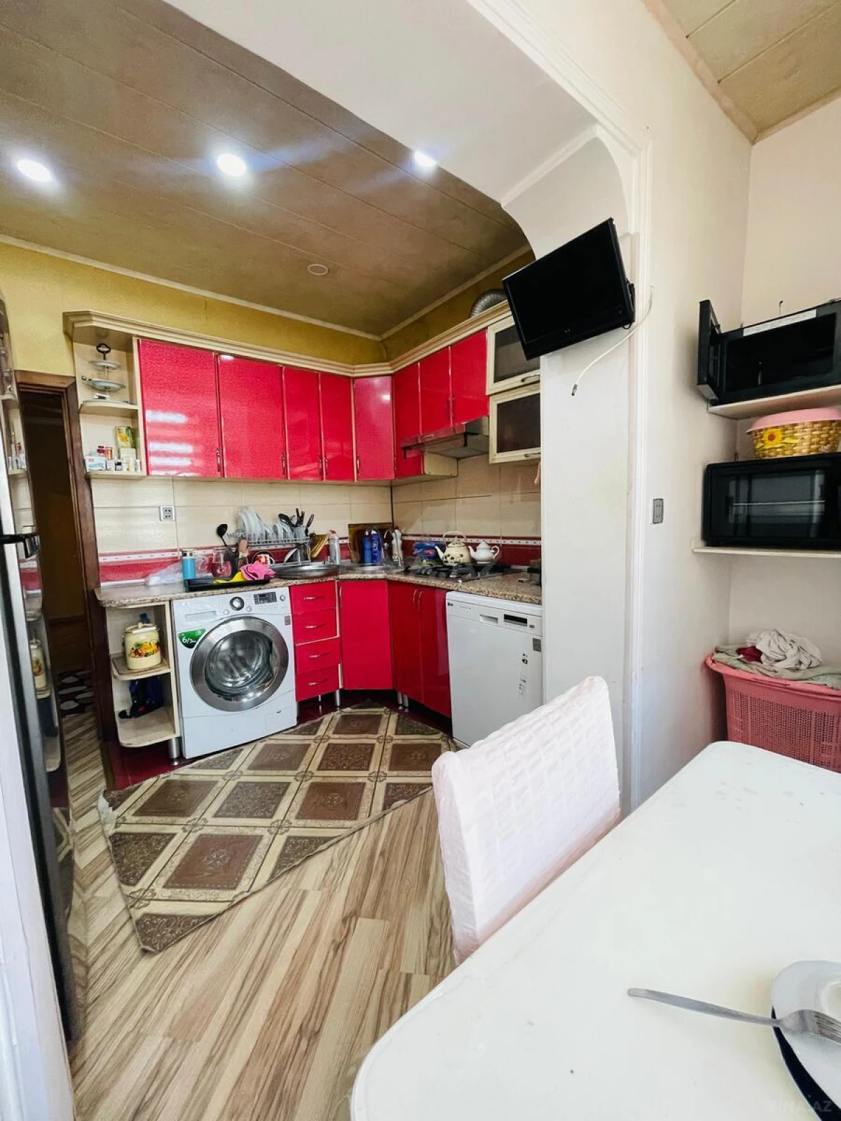 Satılır 5 otaqlı mənzil 120 m²