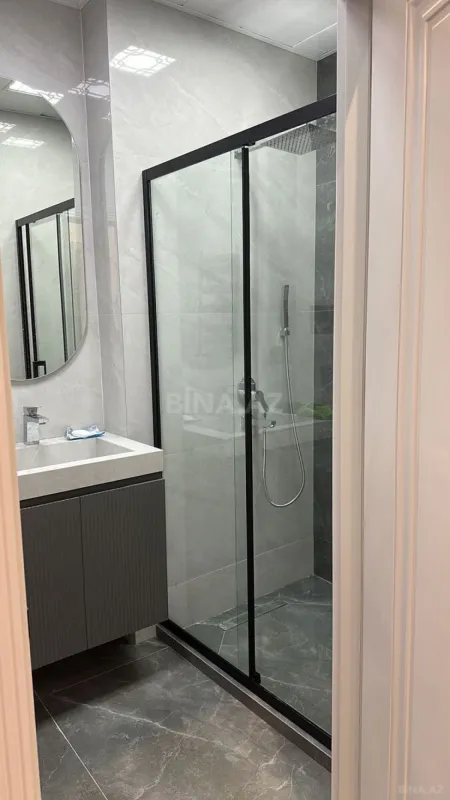 Kirayə verilir 2 otaqlı mənzil 70 m²