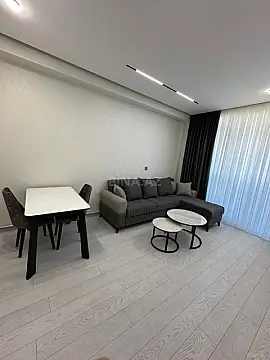 Kirayə verilir 2 otaqlı mənzil 70 m²