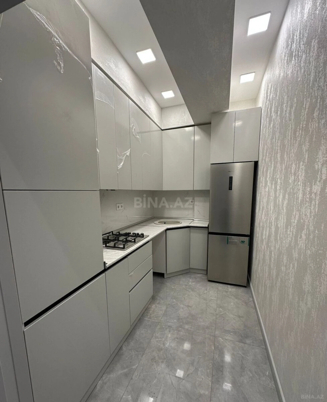 Kirayə verilir 2 otaqlı mənzil 70 m²