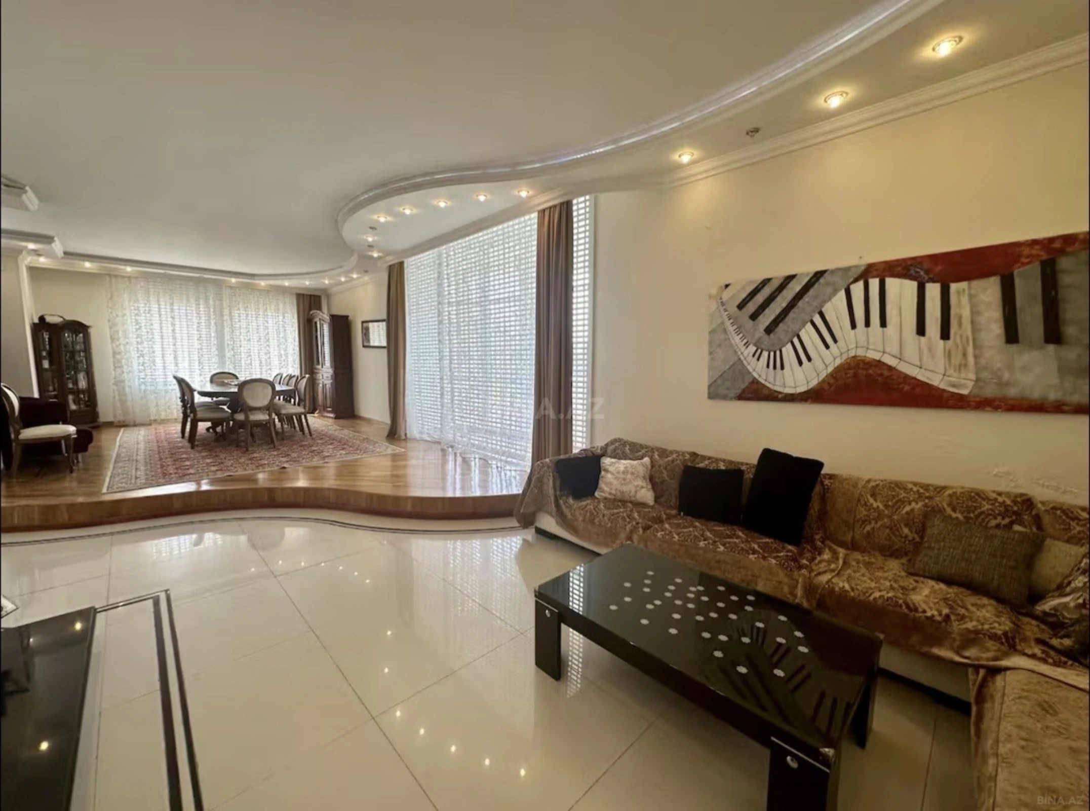 Kirayə verilir 6 otaqlı həyət evi 360 m²