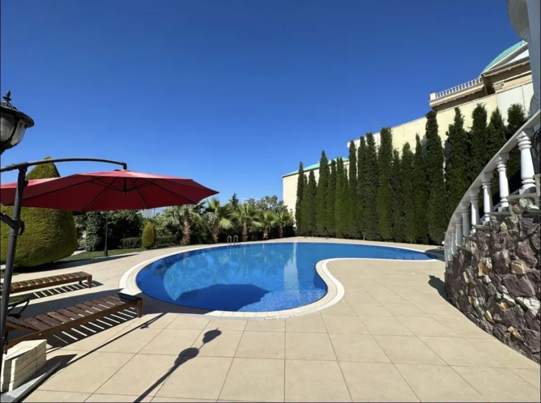 Kirayə verilir 6 otaqlı həyət evi 360 m²