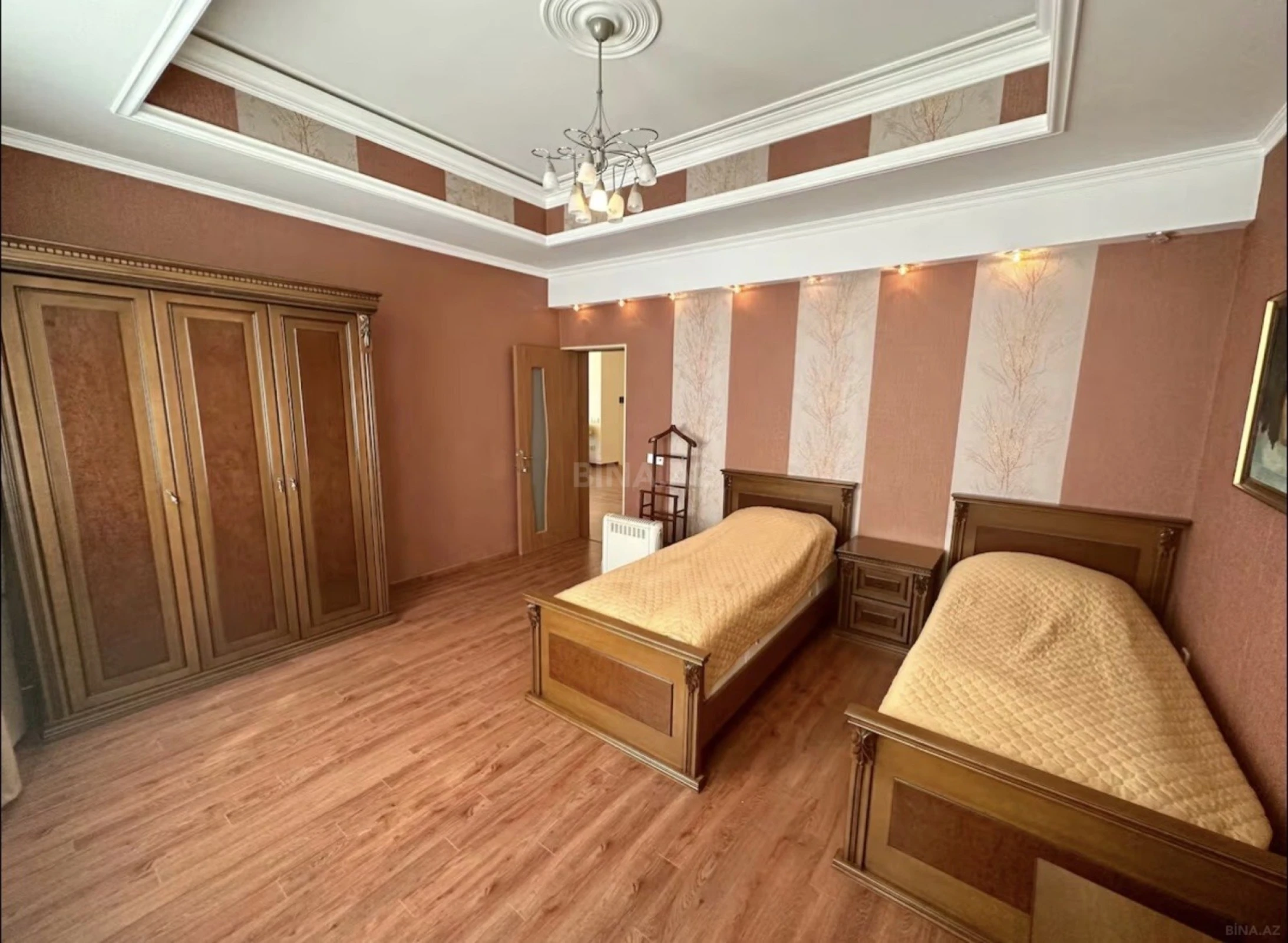 Kirayə verilir 6 otaqlı həyət evi 360 m²