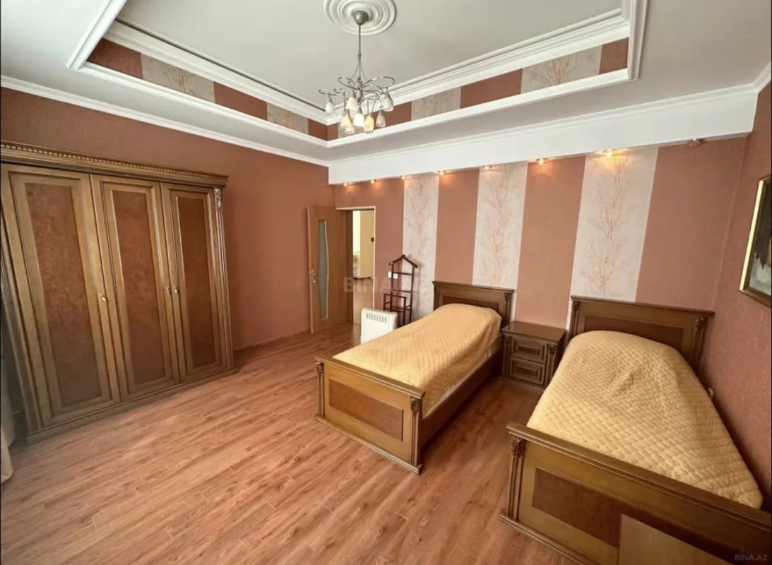 Kirayə verilir 6 otaqlı həyət evi 360 m²