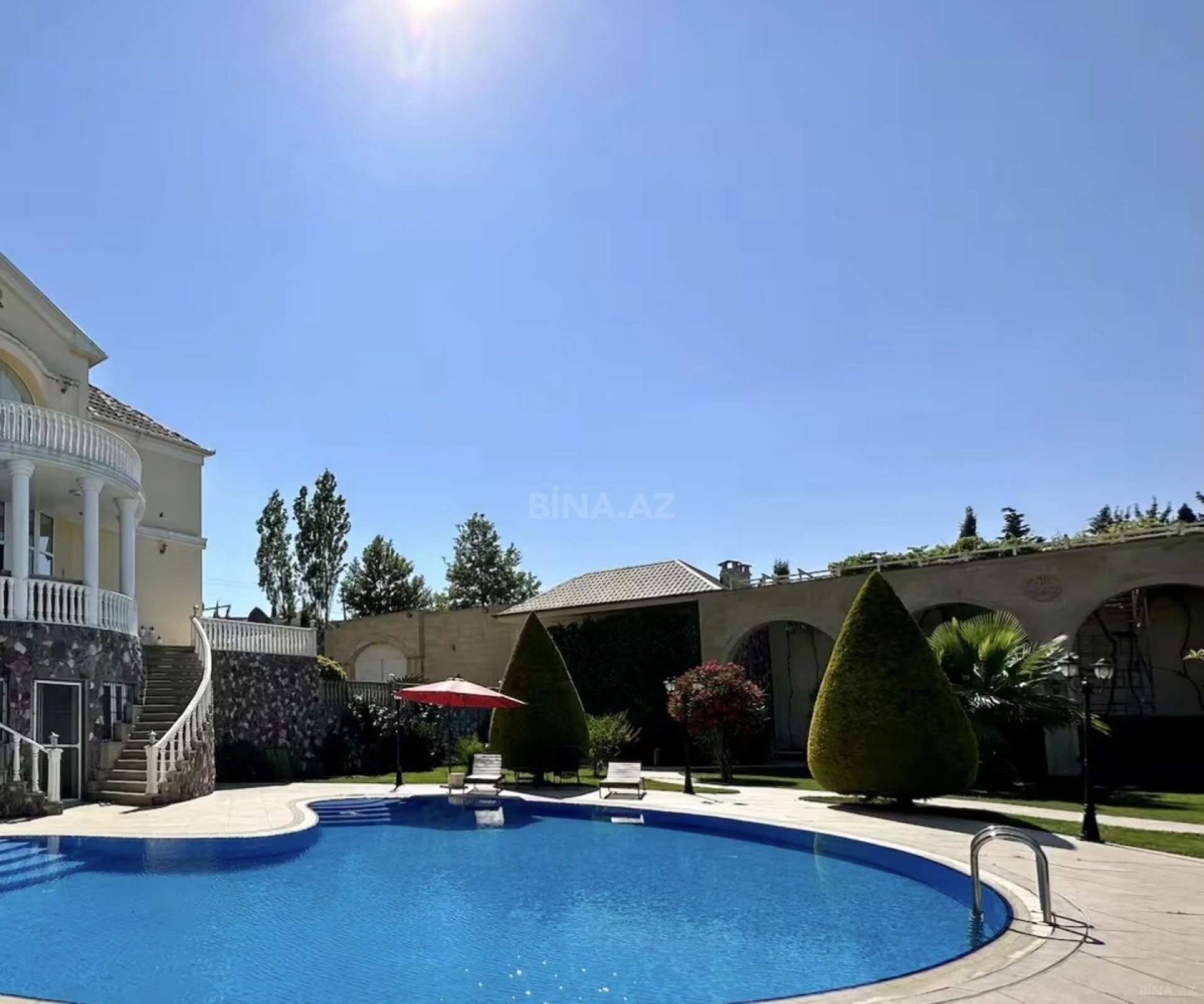 Kirayə verilir 6 otaqlı həyət evi 360 m²