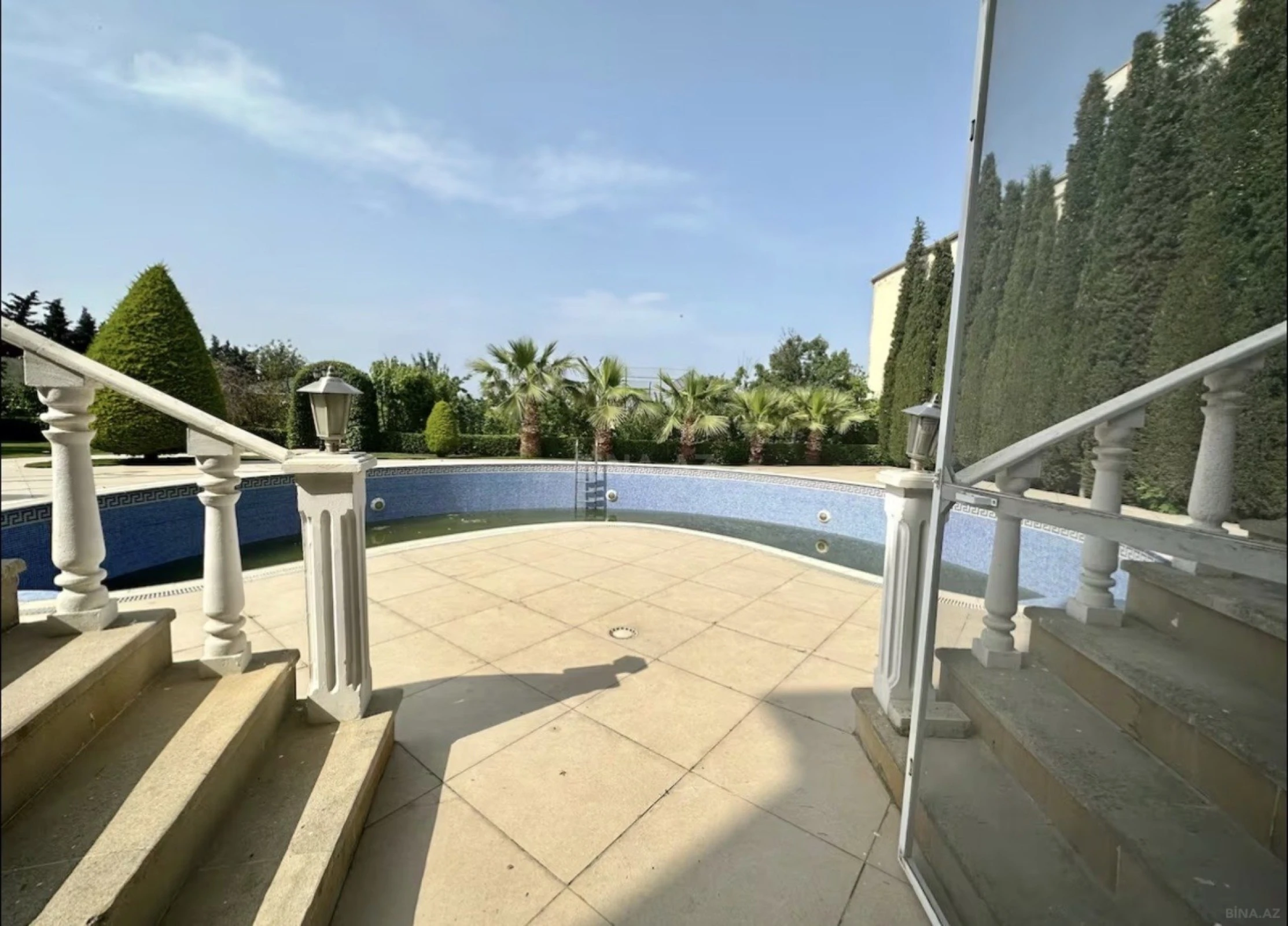 Kirayə verilir 6 otaqlı həyət evi 360 m²