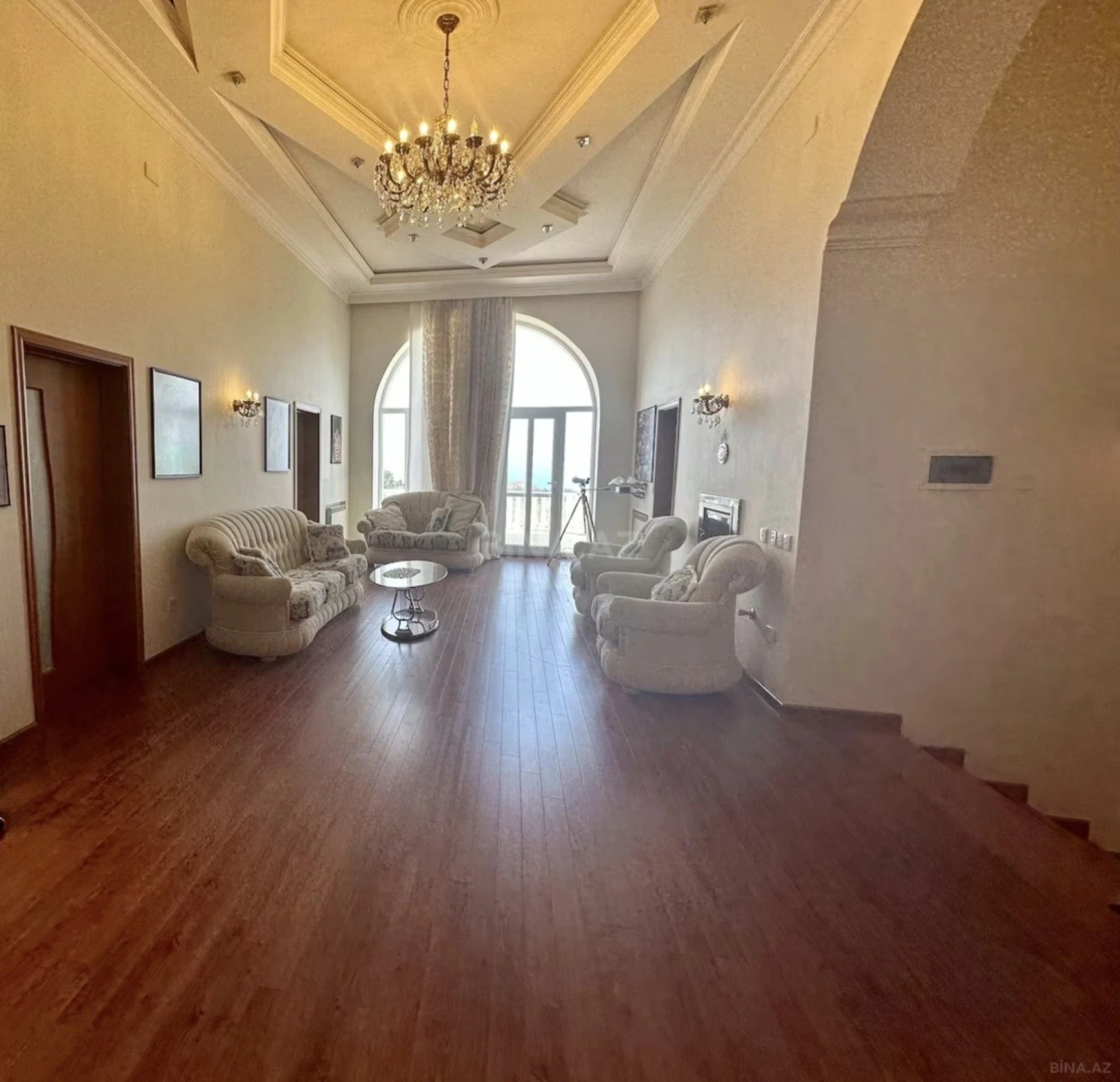 Kirayə verilir 6 otaqlı həyət evi 360 m²