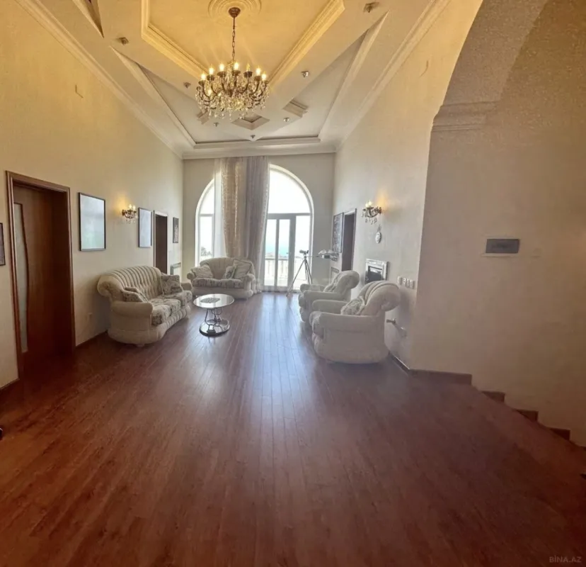 Kirayə verilir 6 otaqlı həyət evi 360 m²