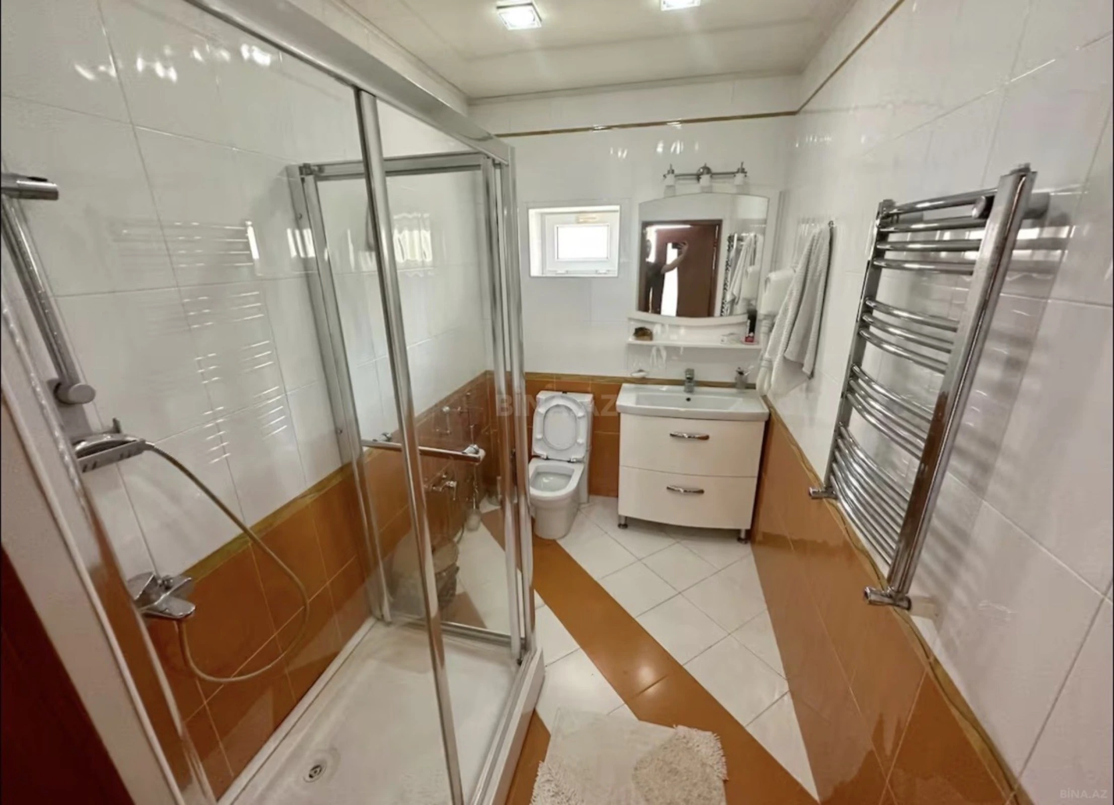 Kirayə verilir 6 otaqlı həyət evi 360 m²