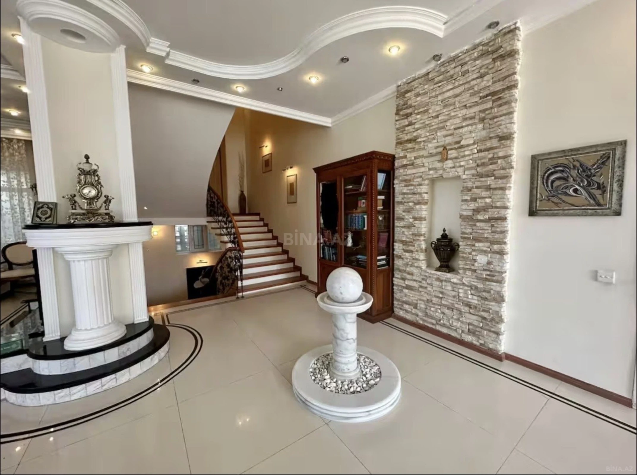 Kirayə verilir 6 otaqlı həyət evi 360 m²