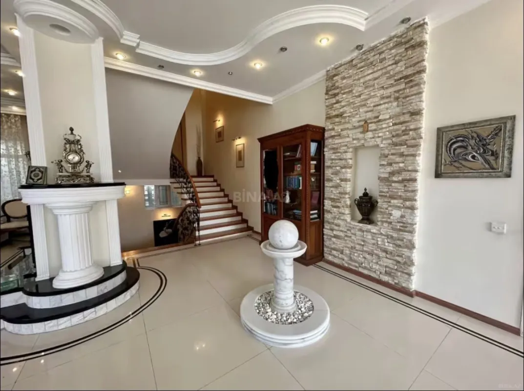 Kirayə verilir 6 otaqlı həyət evi 360 m²