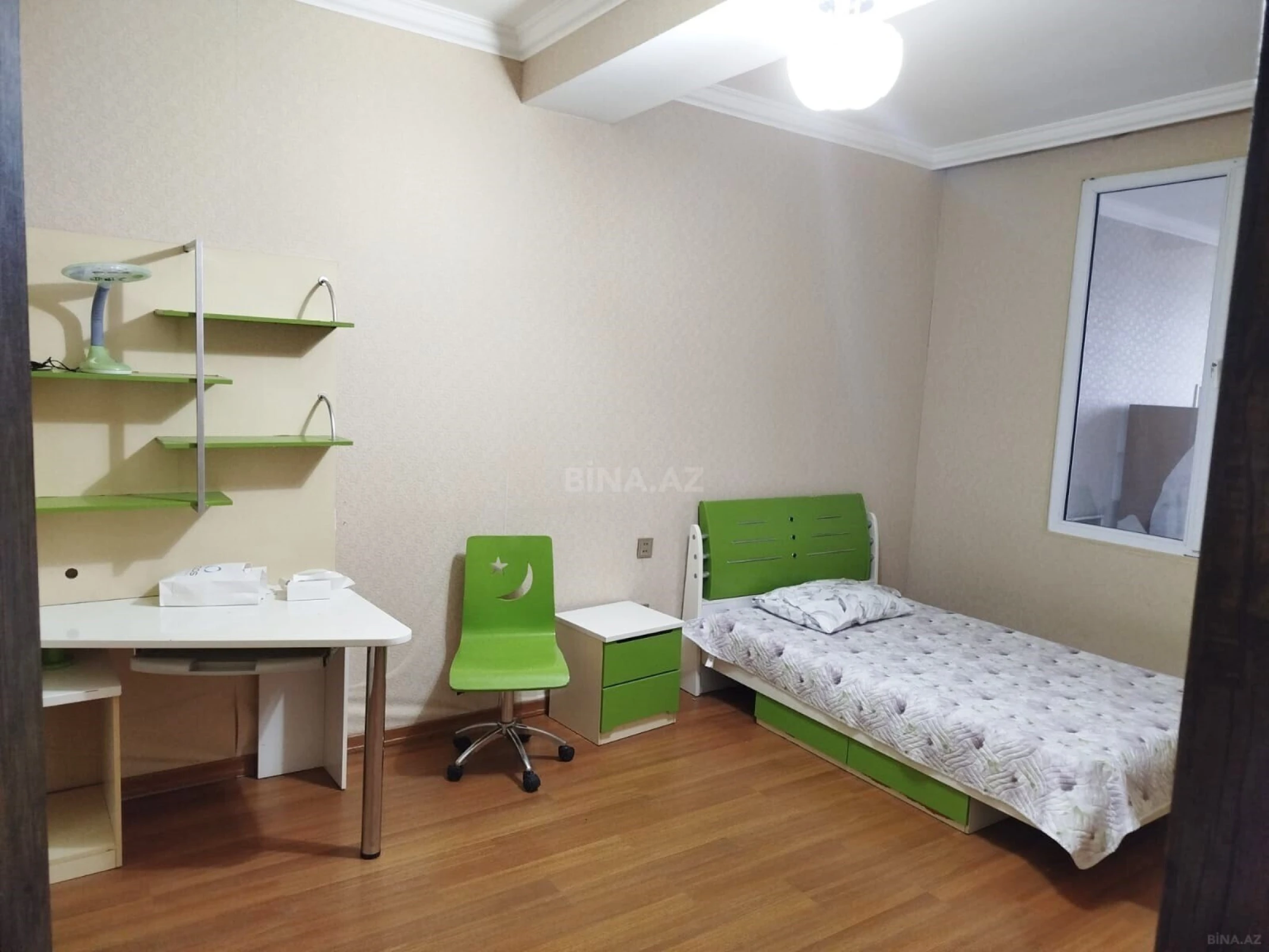 Kirayə verilir 4 otaqlı mənzil 138 m²