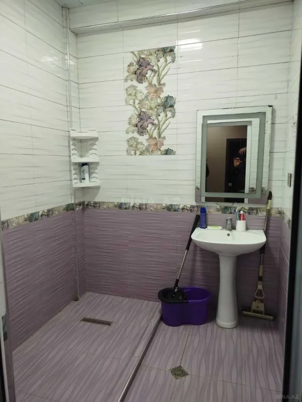 Kirayə verilir 4 otaqlı mənzil 138 m²