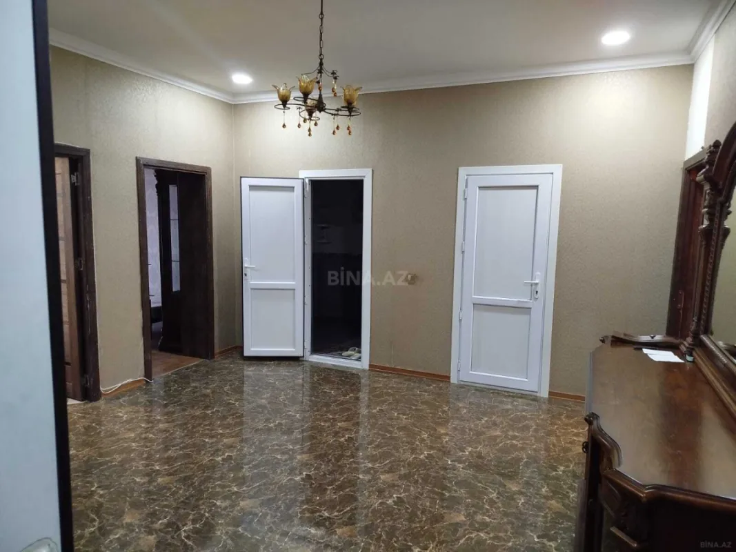 Kirayə verilir 4 otaqlı mənzil 138 m²