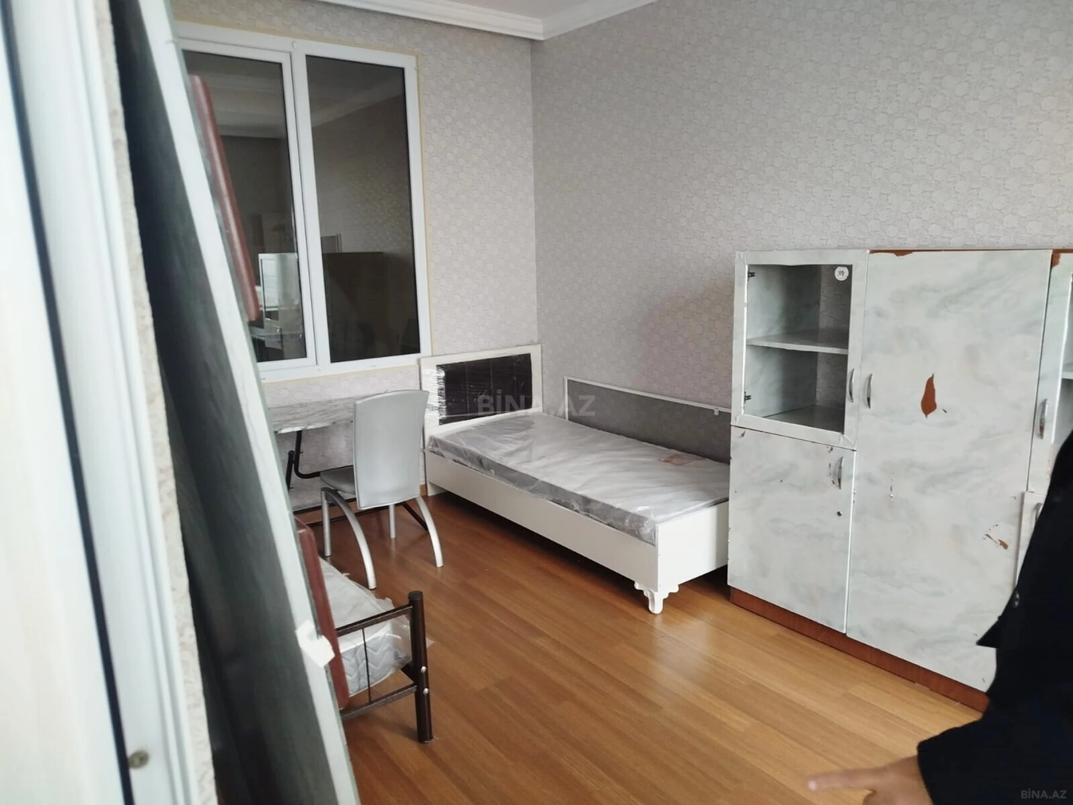 Kirayə verilir 4 otaqlı mənzil 138 m²