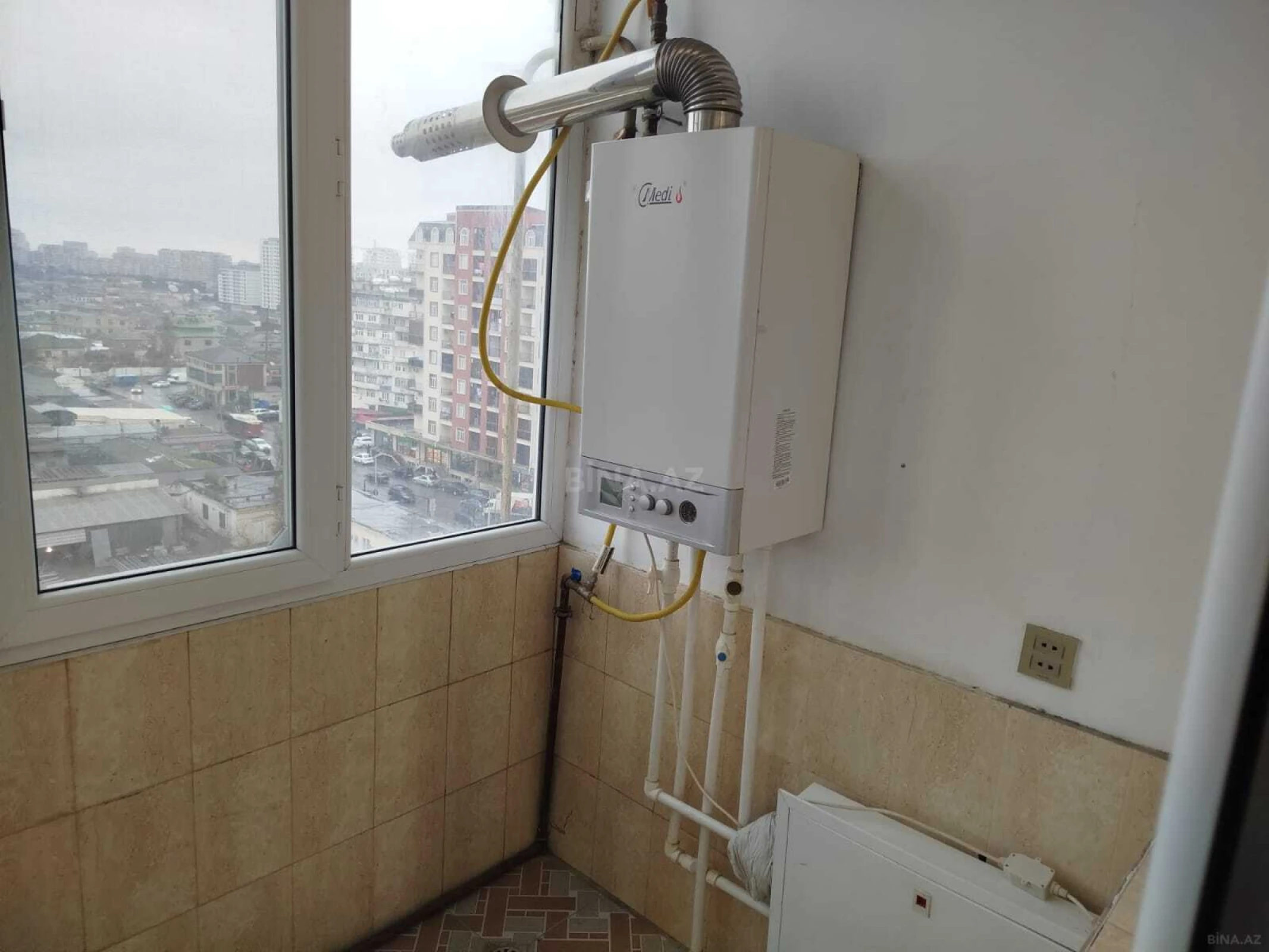 Kirayə verilir 4 otaqlı mənzil 138 m²