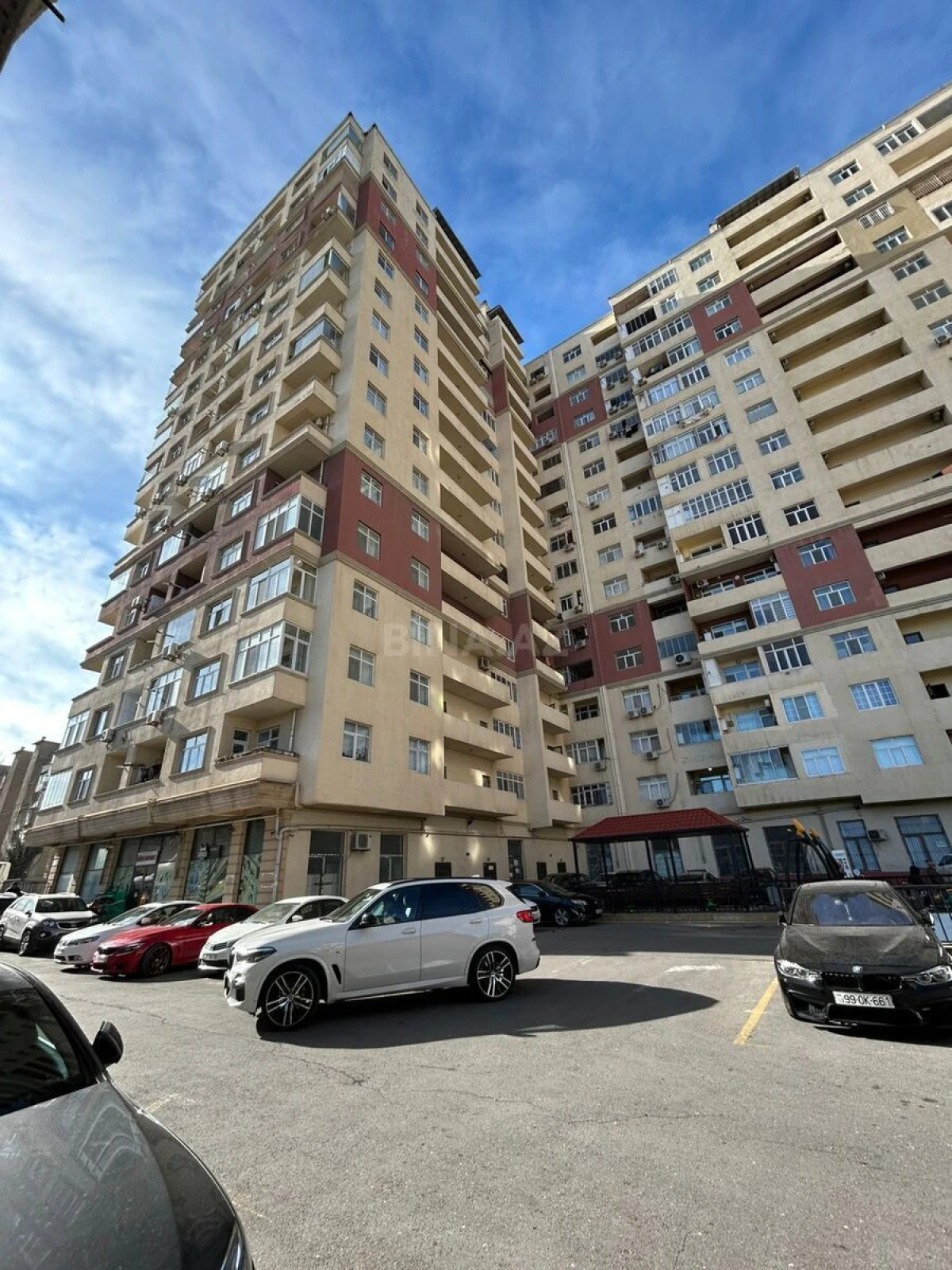 Satılır 4 otaqlı mənzil 160 m²