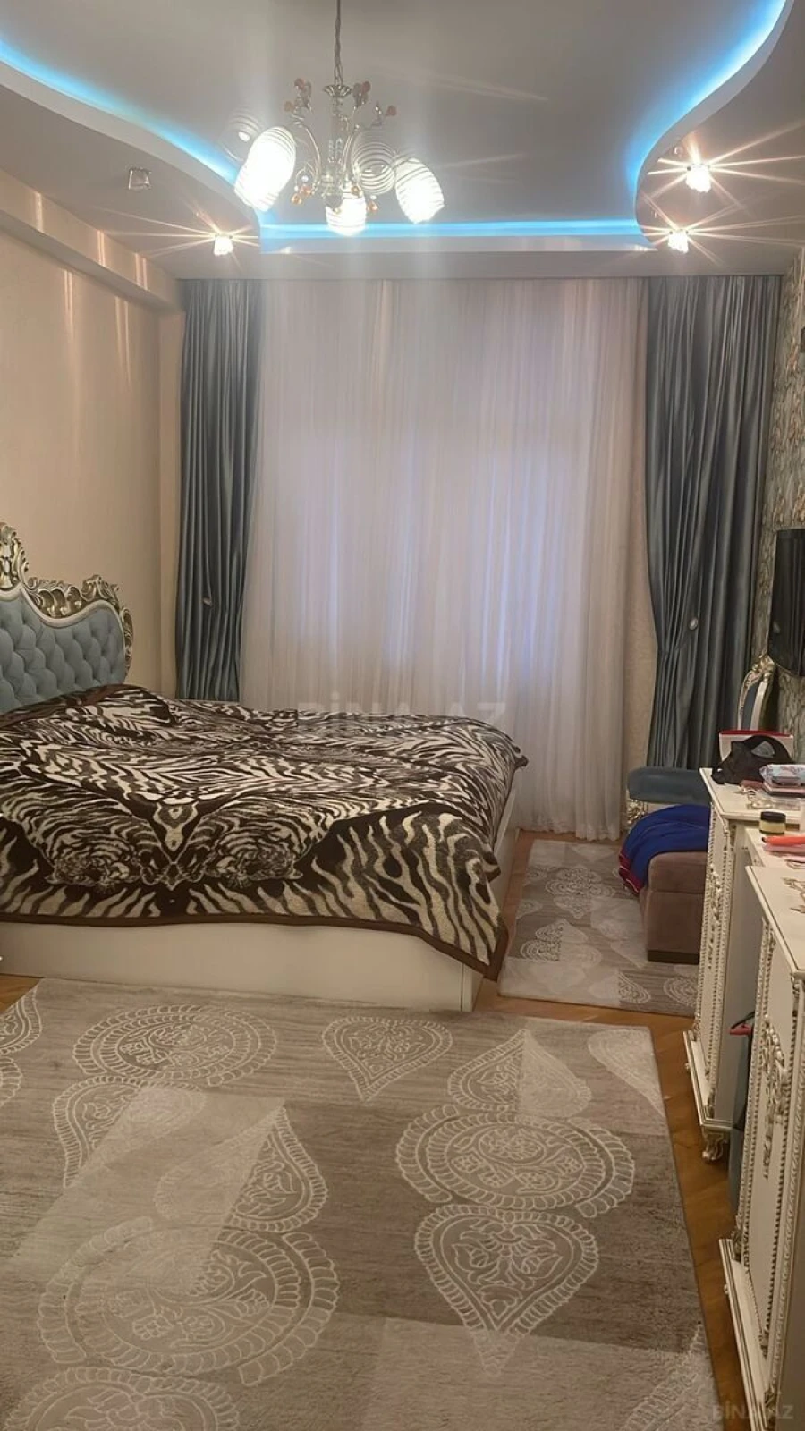 Satılır 3 otaqlı mənzil 120 m²