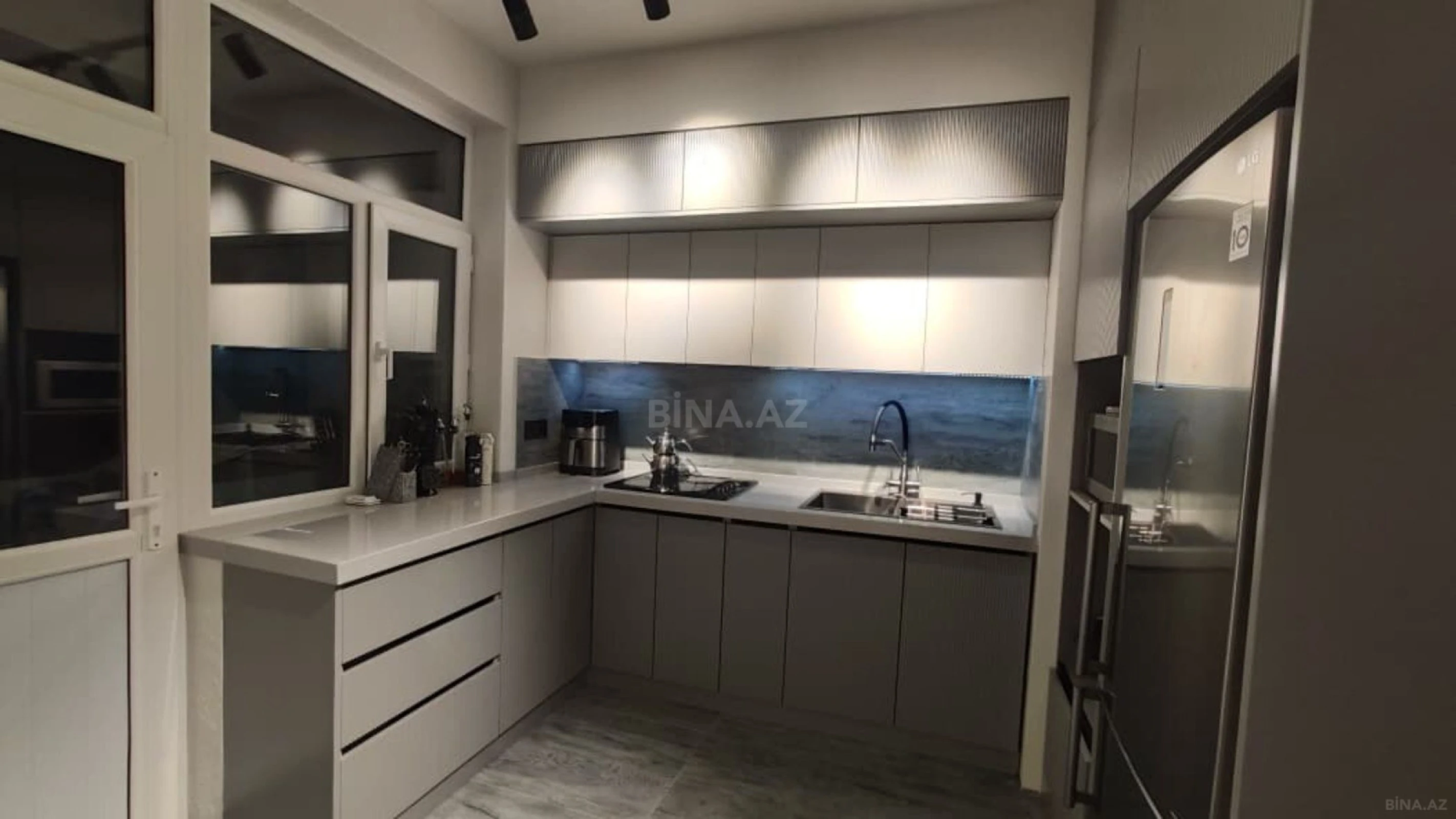 Satılır 4 otaqlı mənzil 100 m²