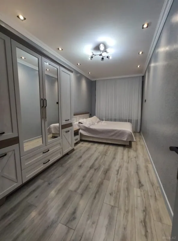 Satılır 4 otaqlı mənzil 100 m²