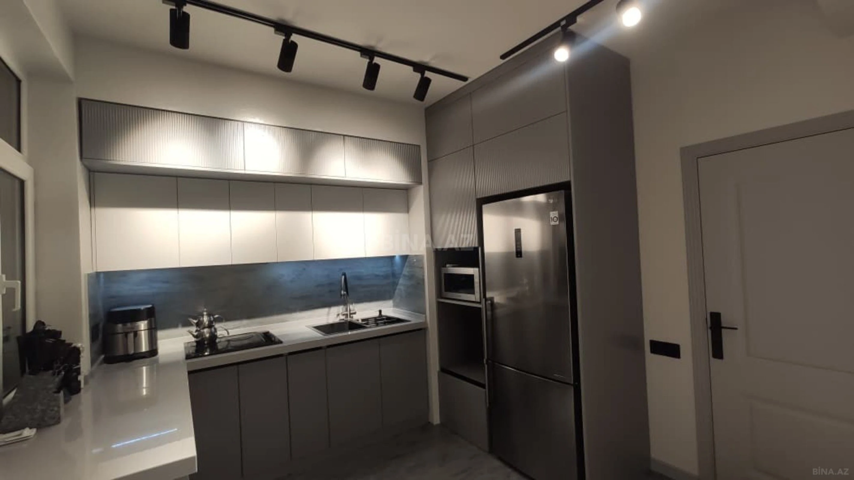 Satılır 4 otaqlı mənzil 100 m²