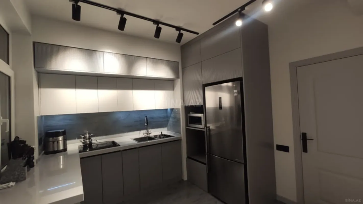 Satılır 4 otaqlı mənzil 100 m²