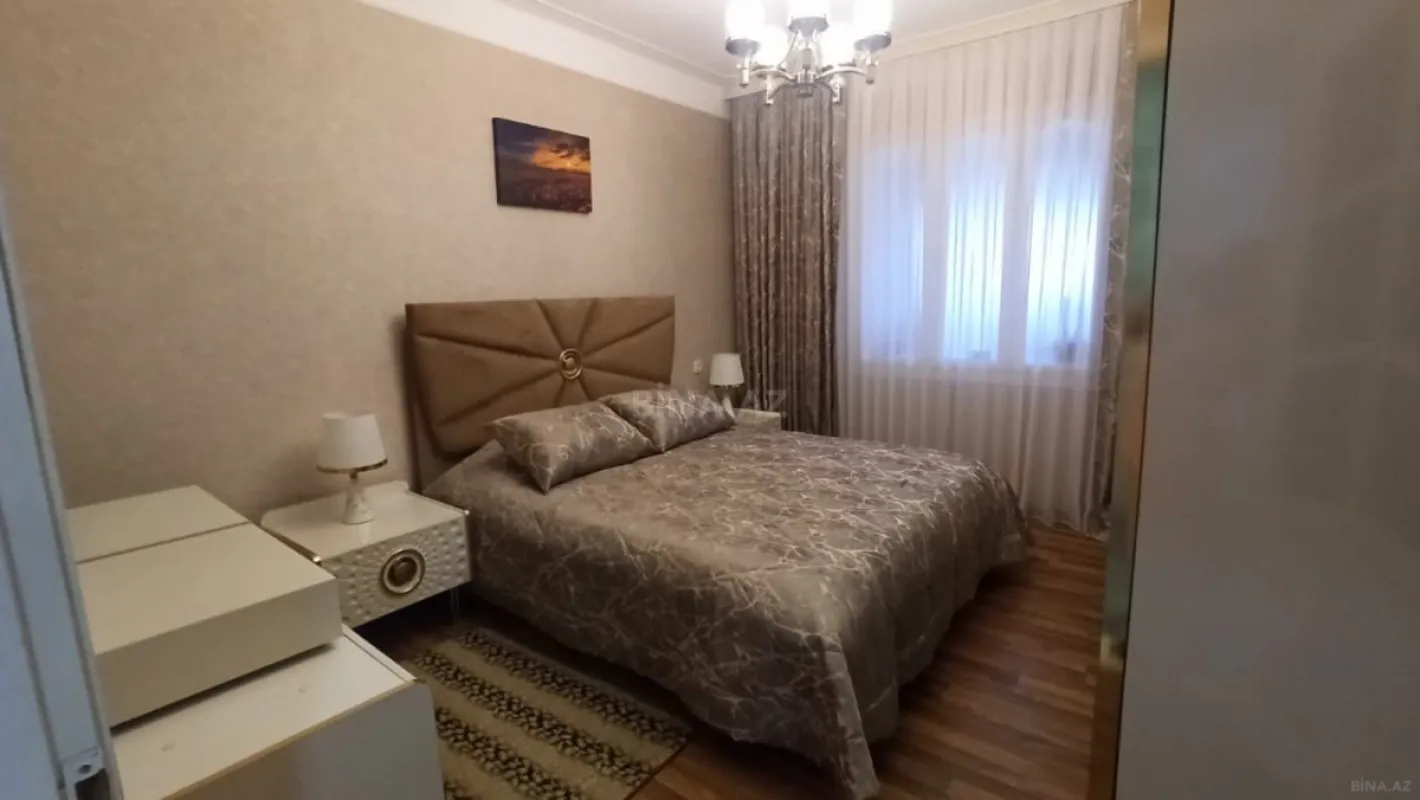Satılır 5 otaqlı mənzil 125 m²