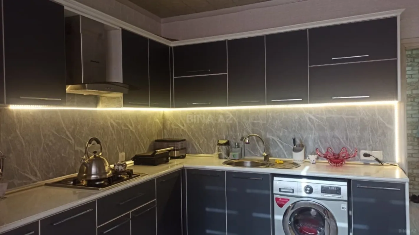 Satılır 5 otaqlı mənzil 125 m²