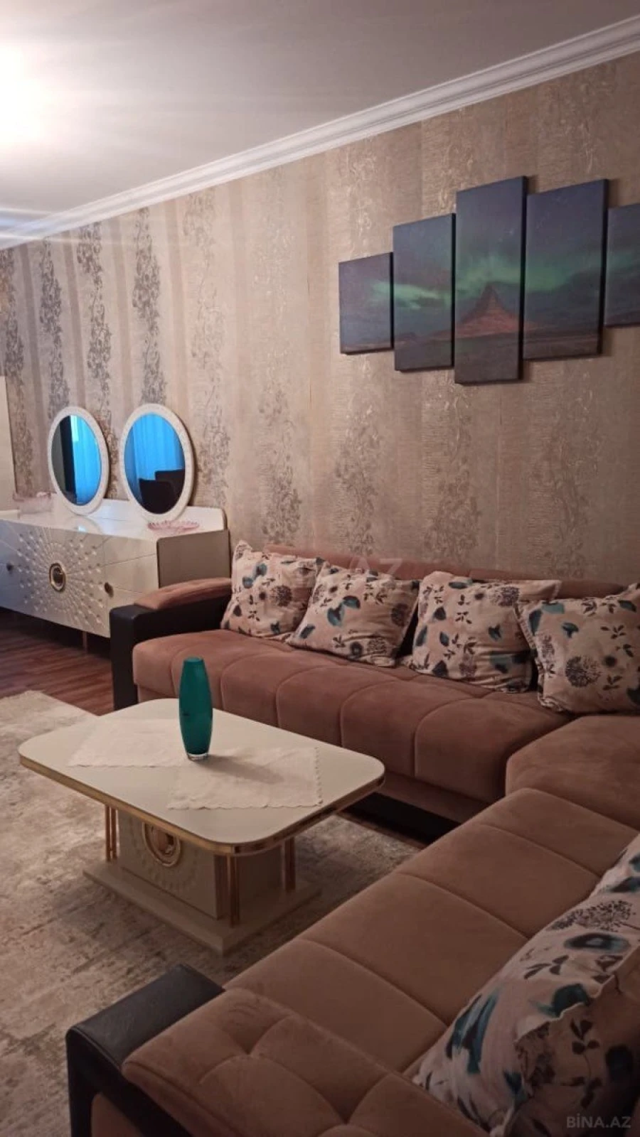 Satılır 5 otaqlı mənzil 125 m²