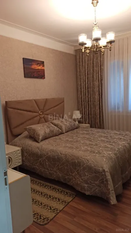 Satılır 5 otaqlı mənzil 125 m²