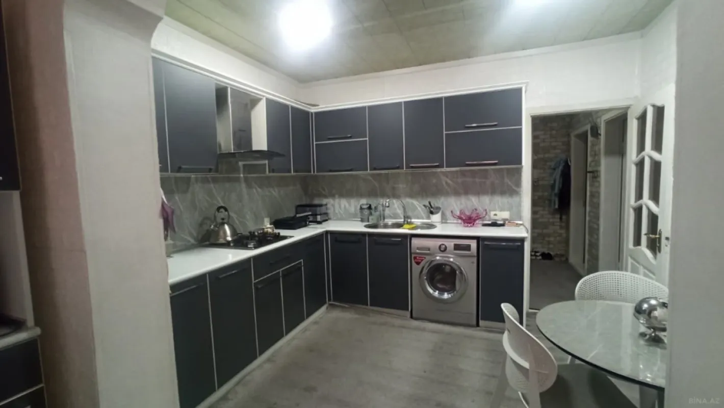 Satılır 5 otaqlı mənzil 125 m²