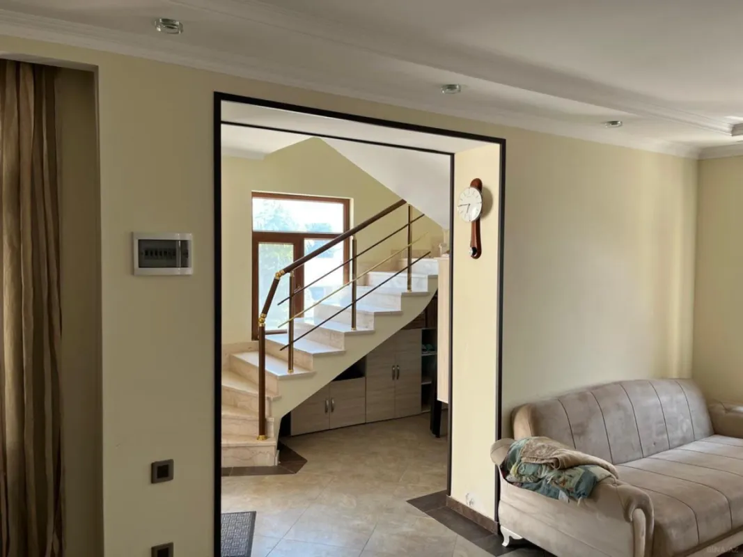 Kirayə verilir 6 otaqlı həyət evi 360 m²