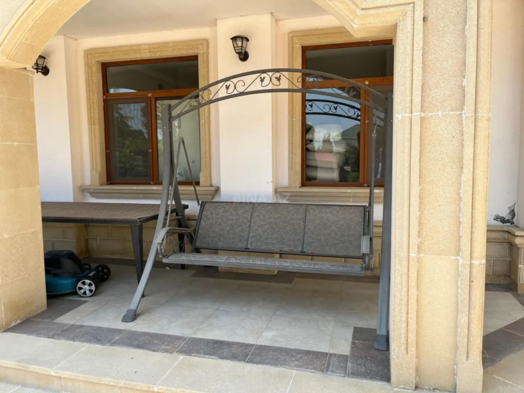 Kirayə verilir 6 otaqlı həyət evi 360 m²