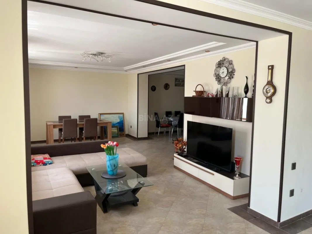 Kirayə verilir 6 otaqlı həyət evi 360 m²