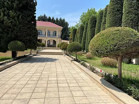 Kirayə verilir 6 otaqlı həyət evi 360 m²