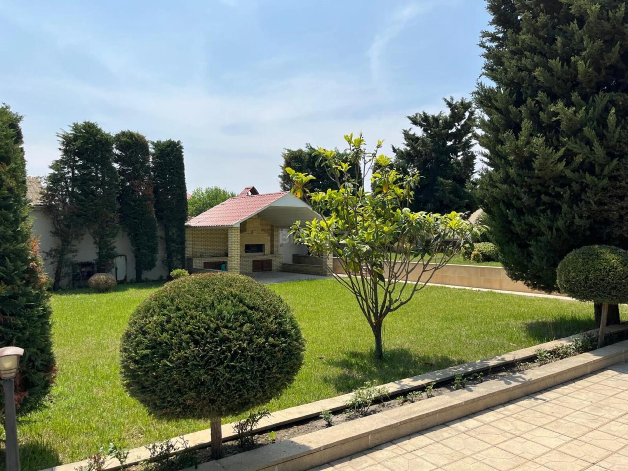 Kirayə verilir 6 otaqlı həyət evi 360 m²