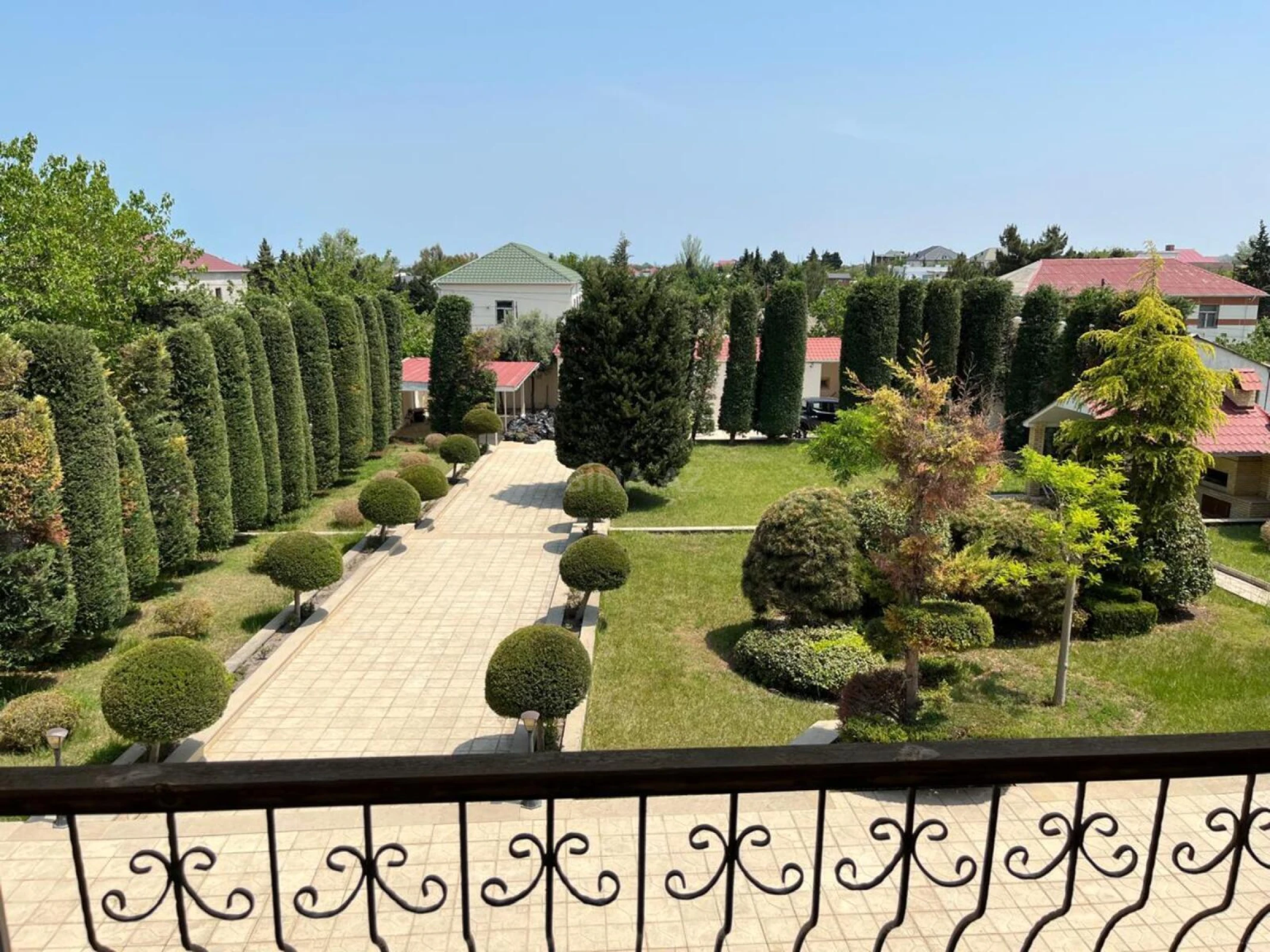 Kirayə verilir 6 otaqlı həyət evi 360 m²