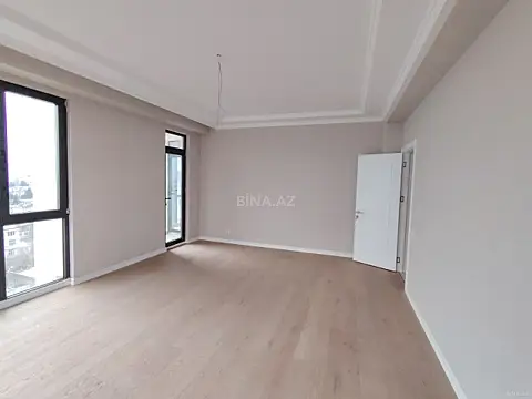 Satılır 4 otaqlı mənzil 121 m²