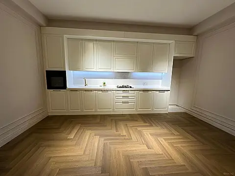 Satılır 3 otaqlı mənzil 110 m²