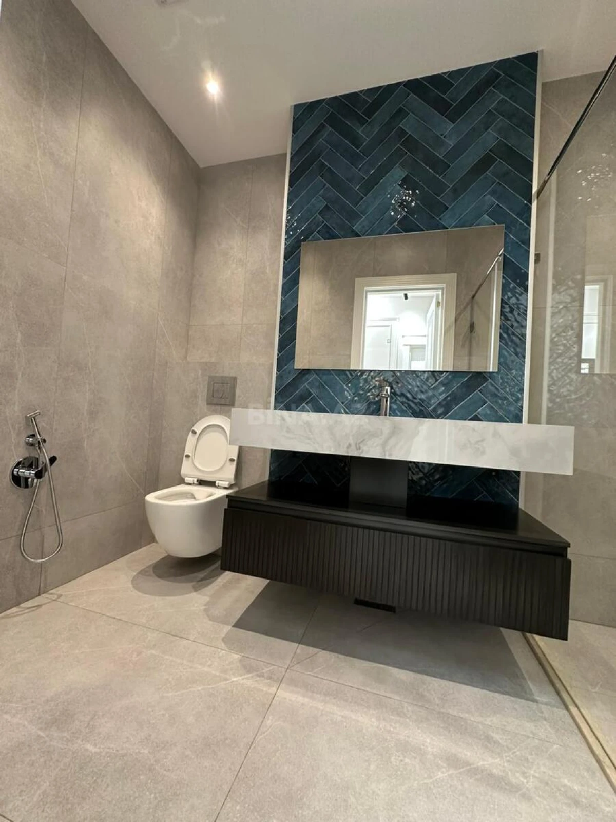 Satılır 3 otaqlı mənzil 110 m²