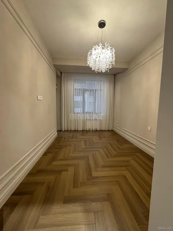 Satılır 3 otaqlı mənzil 110 m²