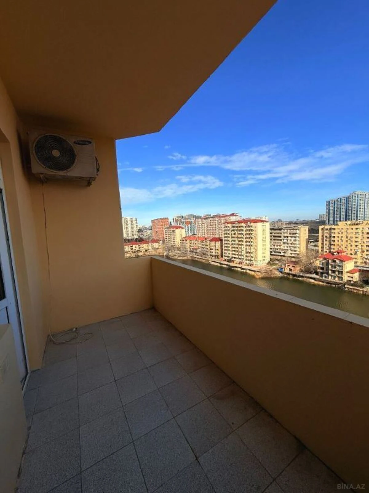Satılır 3 otaqlı mənzil 120 m²